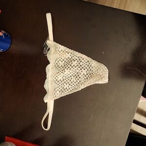 Victorias secret Very Sexy v-string panty, Size Large, New with tags